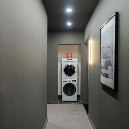 Luxe Studio With Charming Juliet Balcony Daire New York Dış mekan fotoğraf