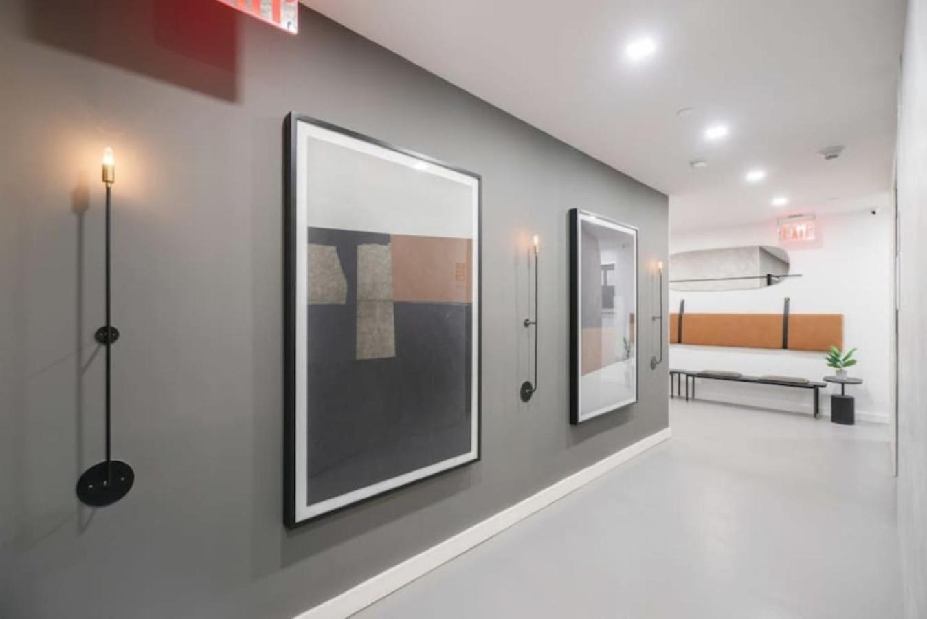 Luxe Studio With Charming Juliet Balcony Daire New York Dış mekan fotoğraf