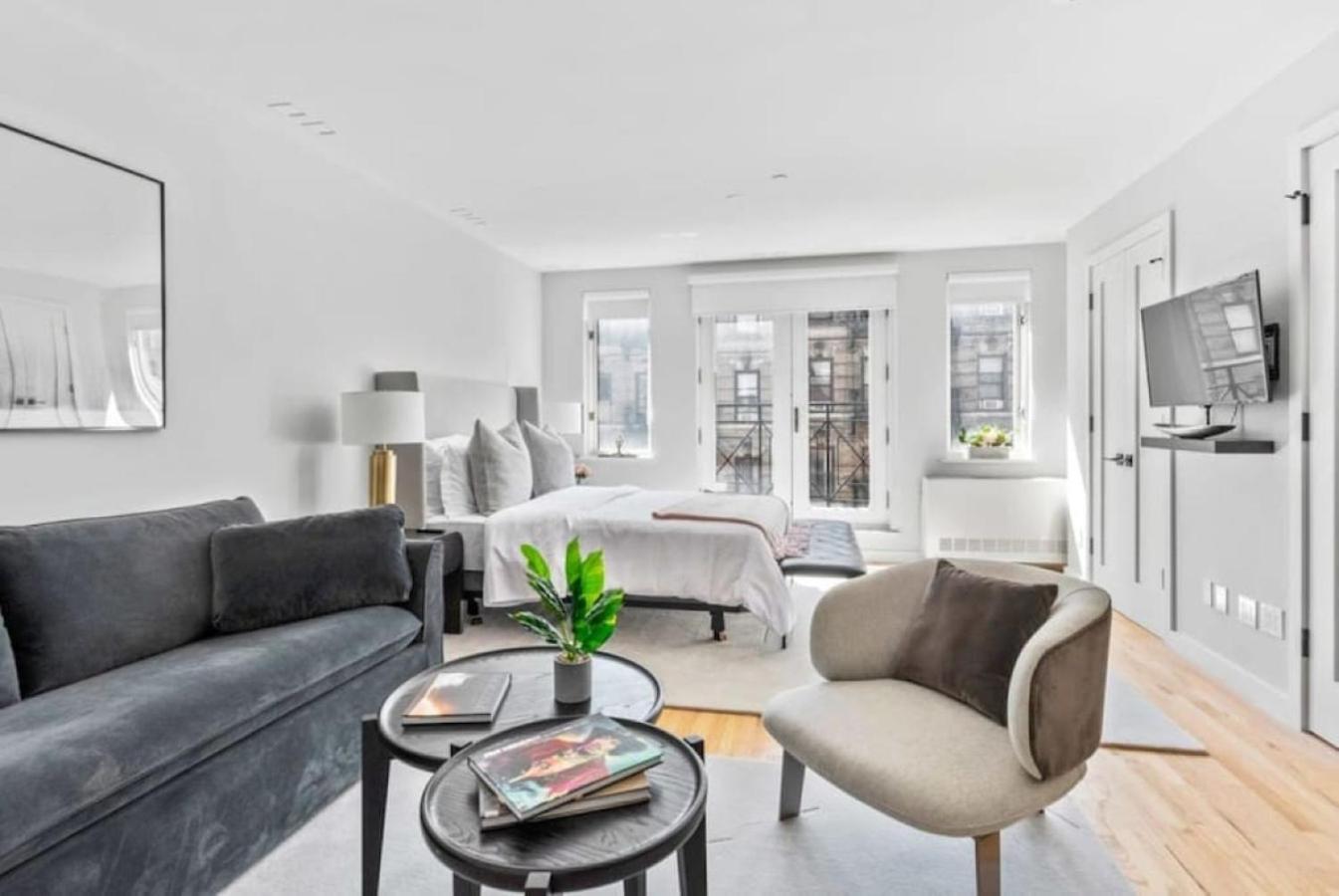 Luxe Studio With Charming Juliet Balcony Daire New York Dış mekan fotoğraf