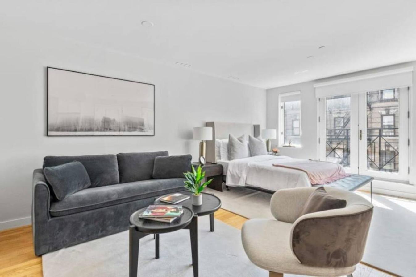 Luxe Studio With Charming Juliet Balcony Daire New York Dış mekan fotoğraf
