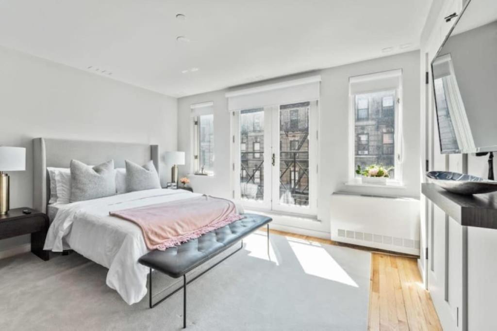 Luxe Studio With Charming Juliet Balcony Daire New York Dış mekan fotoğraf