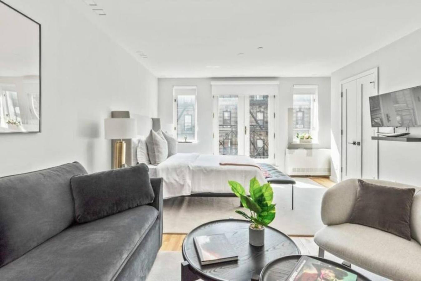 Luxe Studio With Charming Juliet Balcony Daire New York Dış mekan fotoğraf