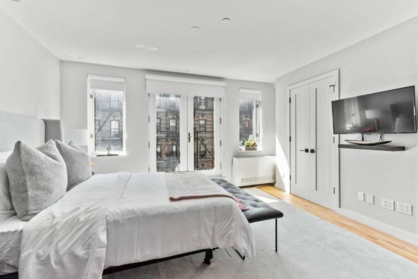 Luxe Studio With Charming Juliet Balcony Daire New York Dış mekan fotoğraf