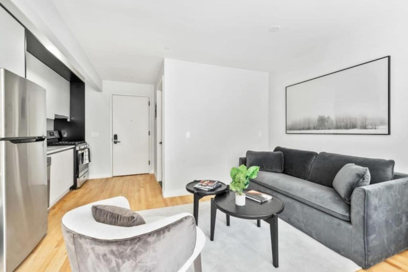 Luxe Studio With Charming Juliet Balcony Daire New York Dış mekan fotoğraf