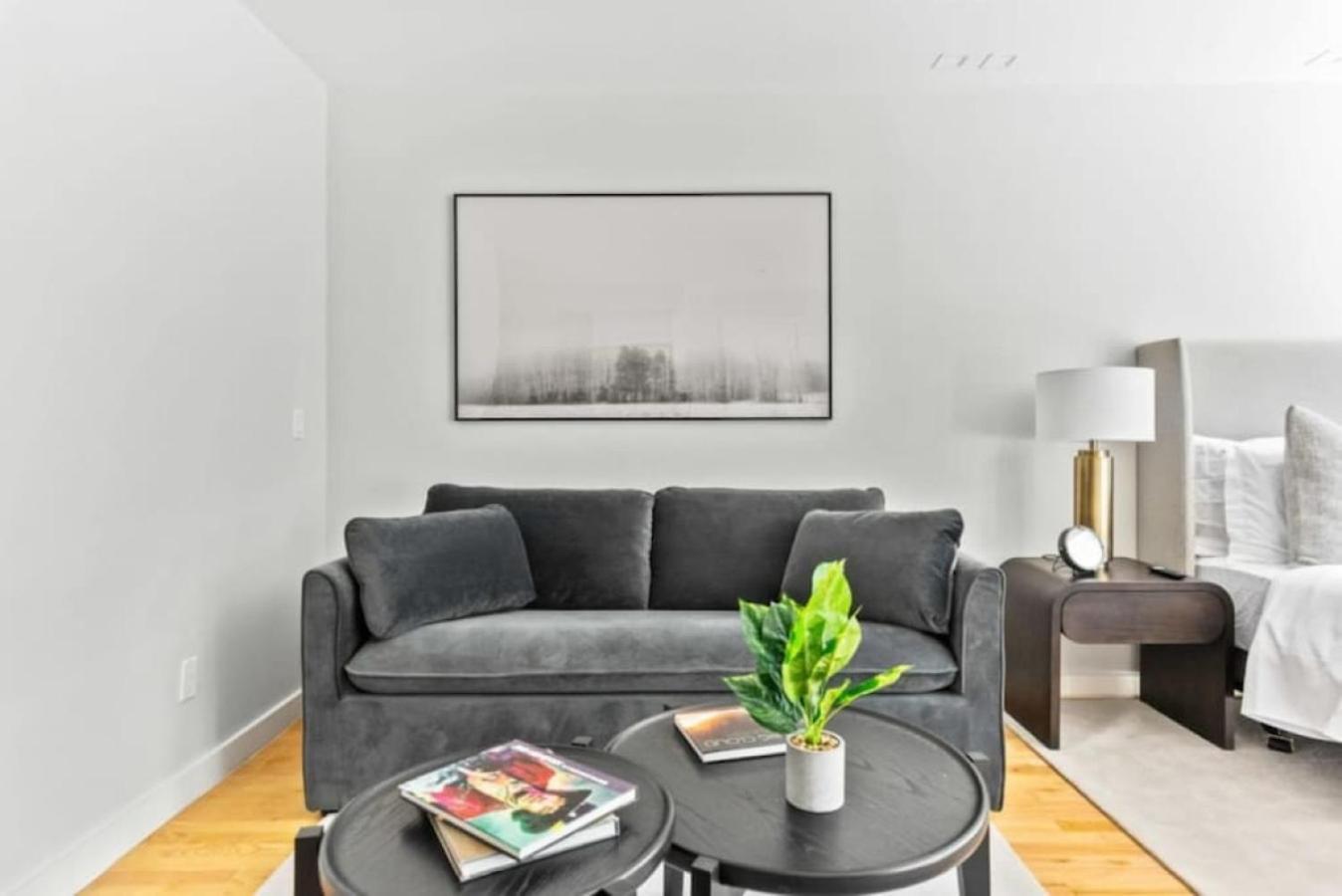 Luxe Studio With Charming Juliet Balcony Daire New York Dış mekan fotoğraf