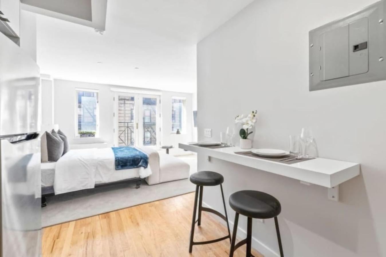 Luxe Studio With Charming Juliet Balcony Daire New York Dış mekan fotoğraf