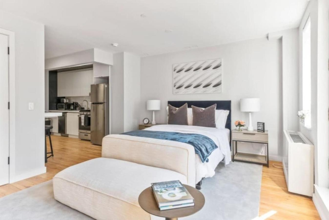 Luxe Studio With Charming Juliet Balcony Daire New York Dış mekan fotoğraf